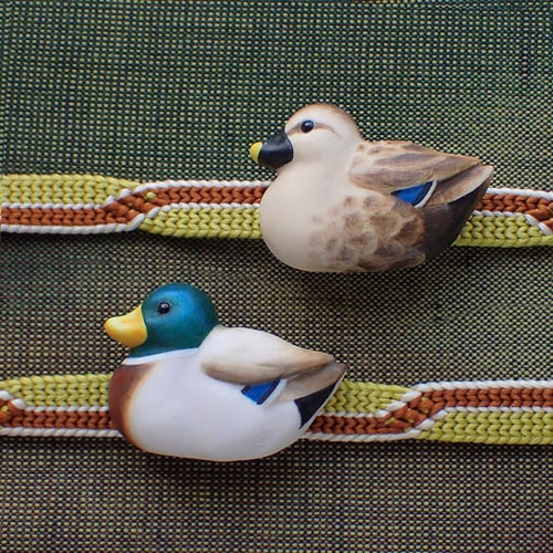 鴨の帯留め手彩色