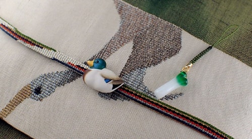 ねぎの根付と鴨の帯留め