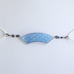 マスクフック青海波オパールブルー　白背景