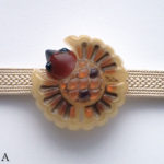 福良雀の帯留めお色違いA　正面